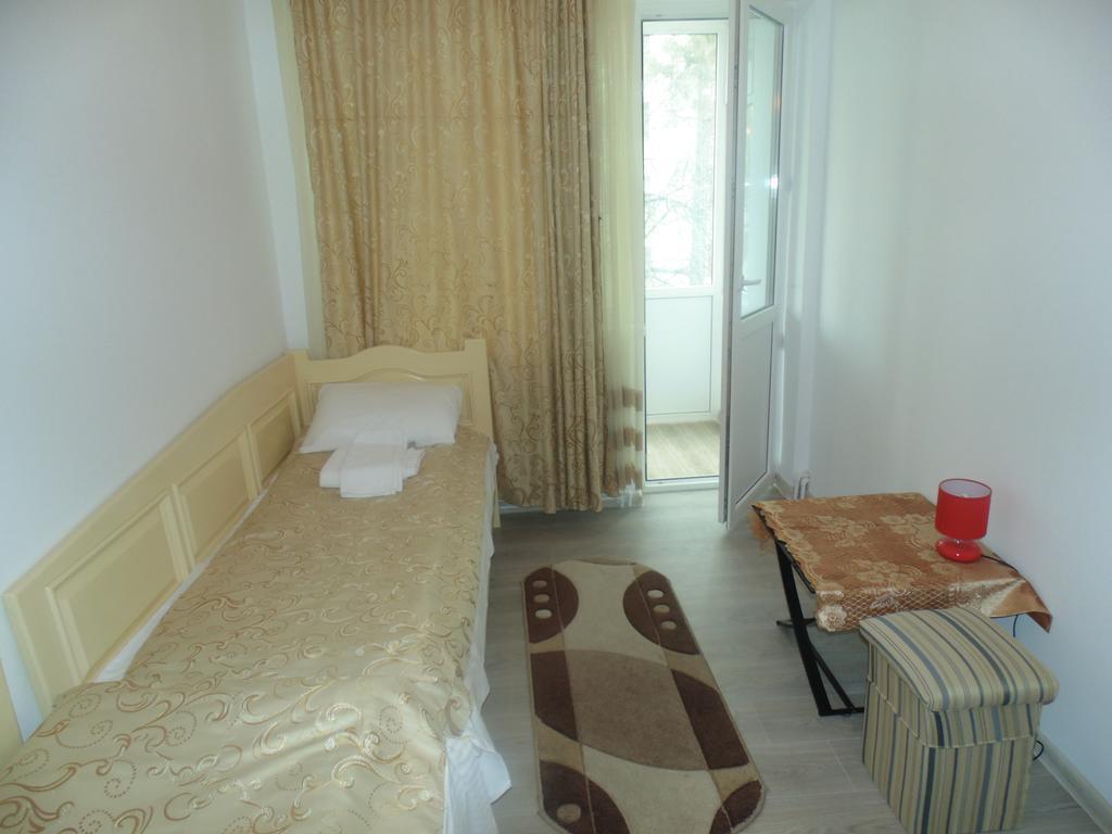 Lary Apartament Σουκεάβα Δωμάτιο φωτογραφία